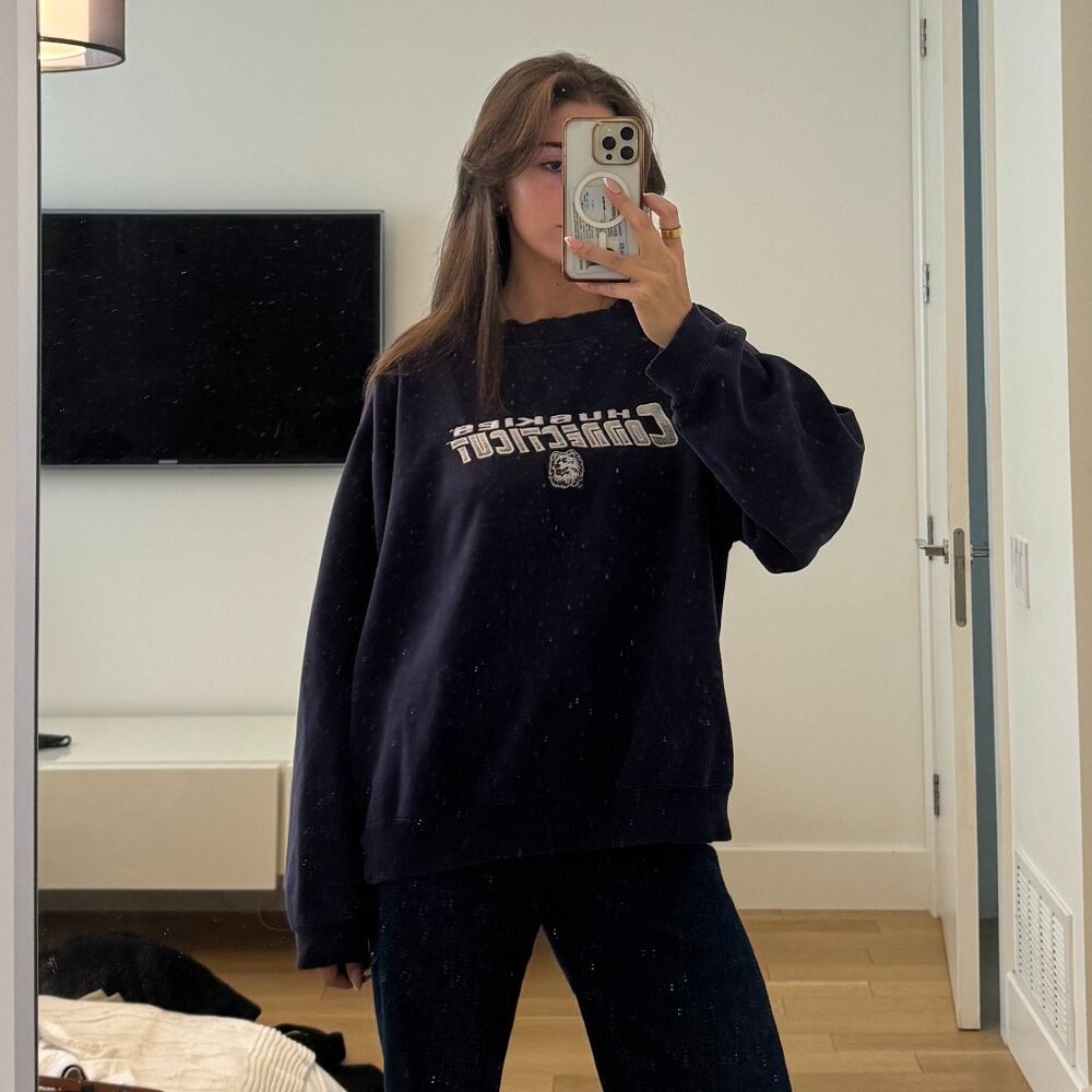 Vintage UCONN Huskies Crewneck Sweatshirt – Navy Blue (Pro Player, XL)